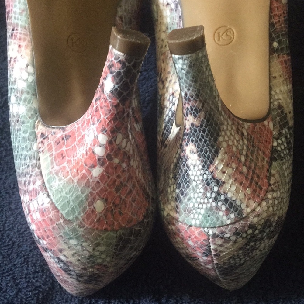Karen Scott Multicolored Snakeskin Heels/Pumps 9 - Picture 5 of 7